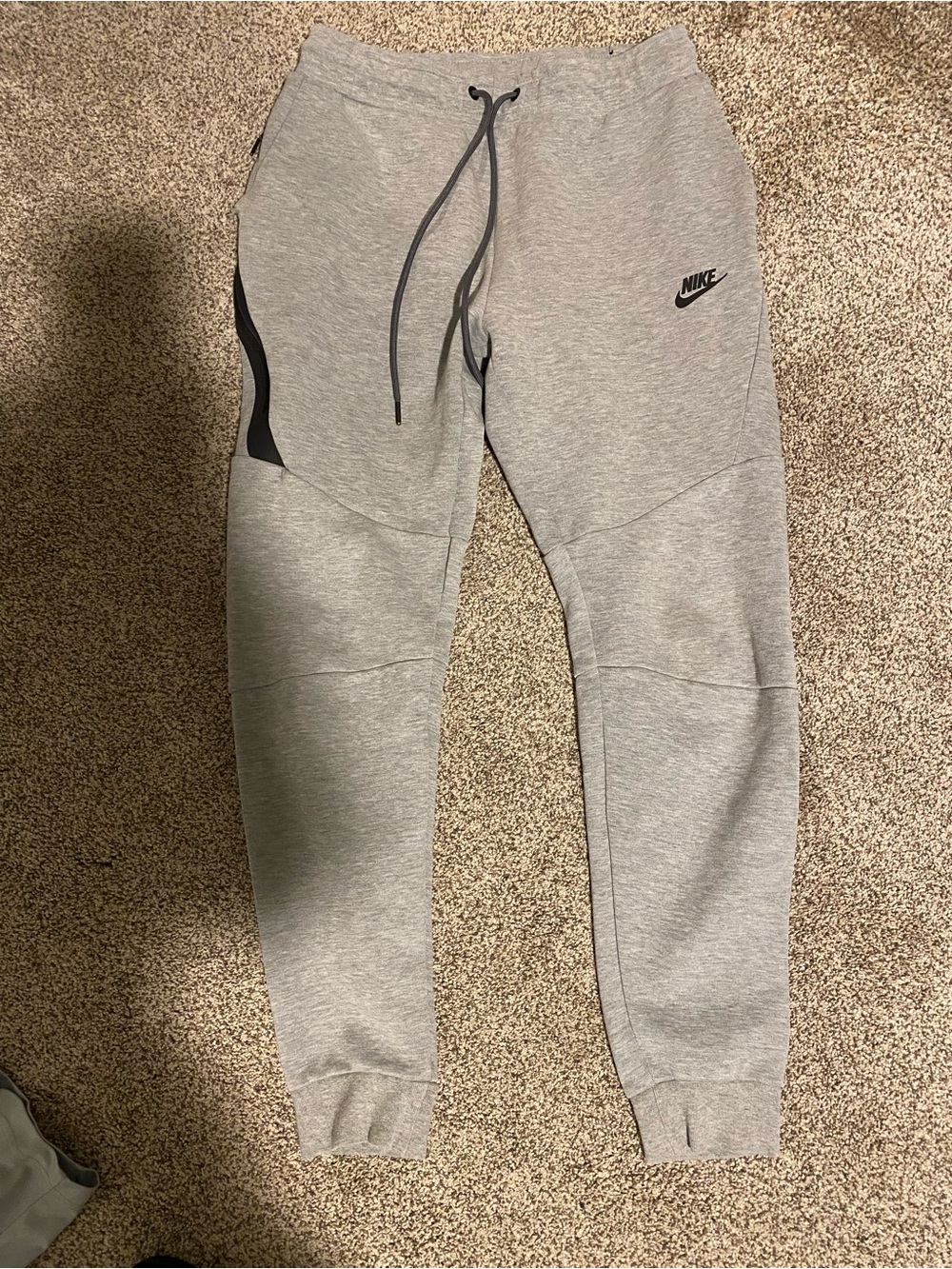 Nike Tech men’s Grey Fleece Jogger Pants size Small